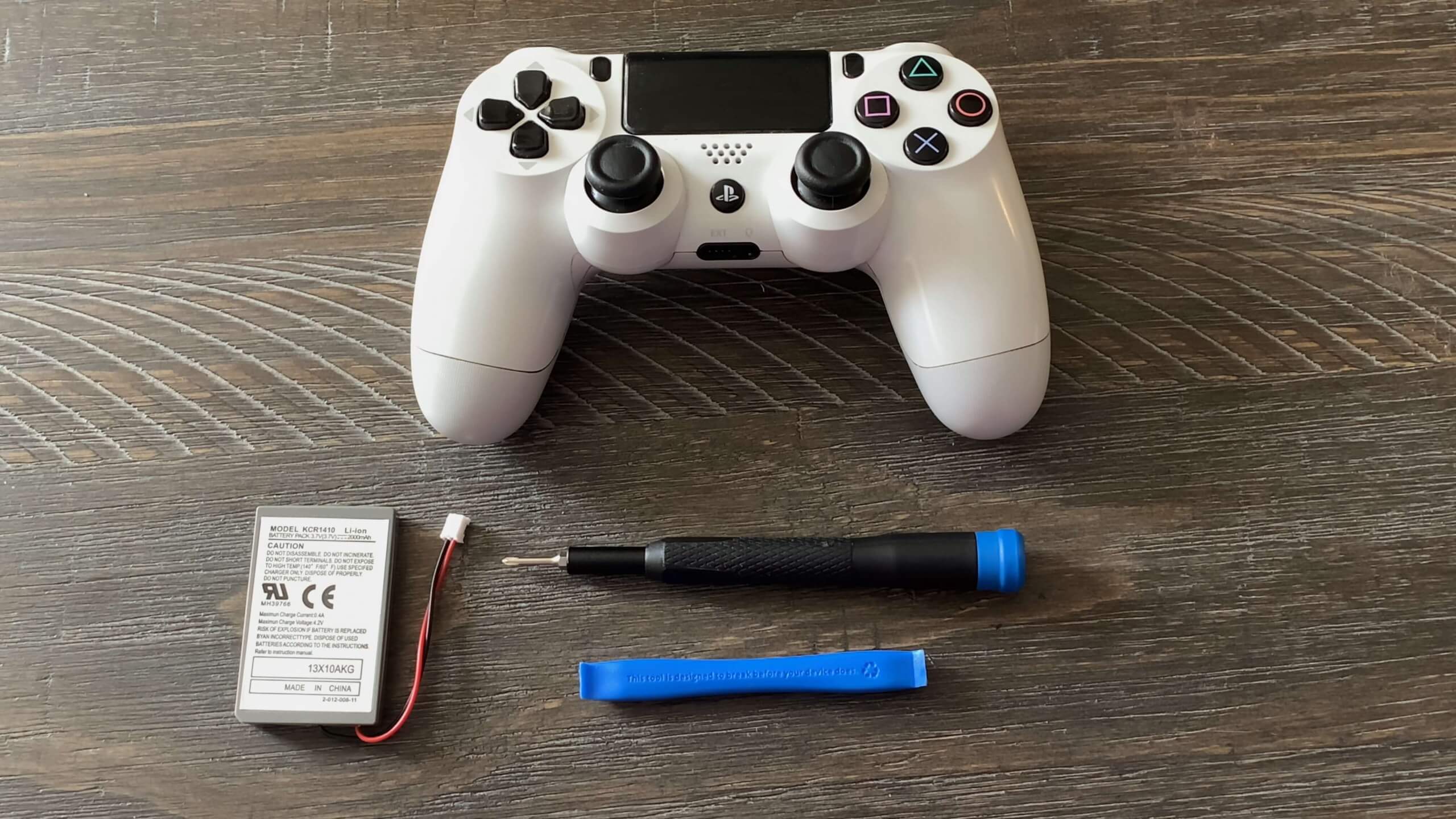 apology Petulance bus How to Replace the Battery in a DualShock 4 Controller | TechSpot