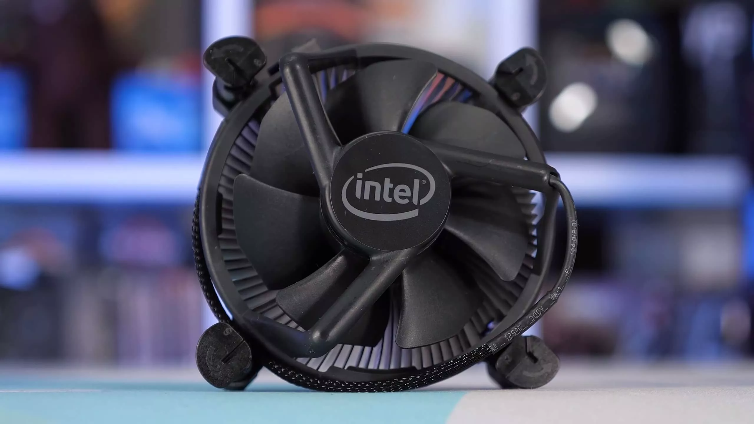 Intel is experimenting with new stock cooler designs for Alder Lake