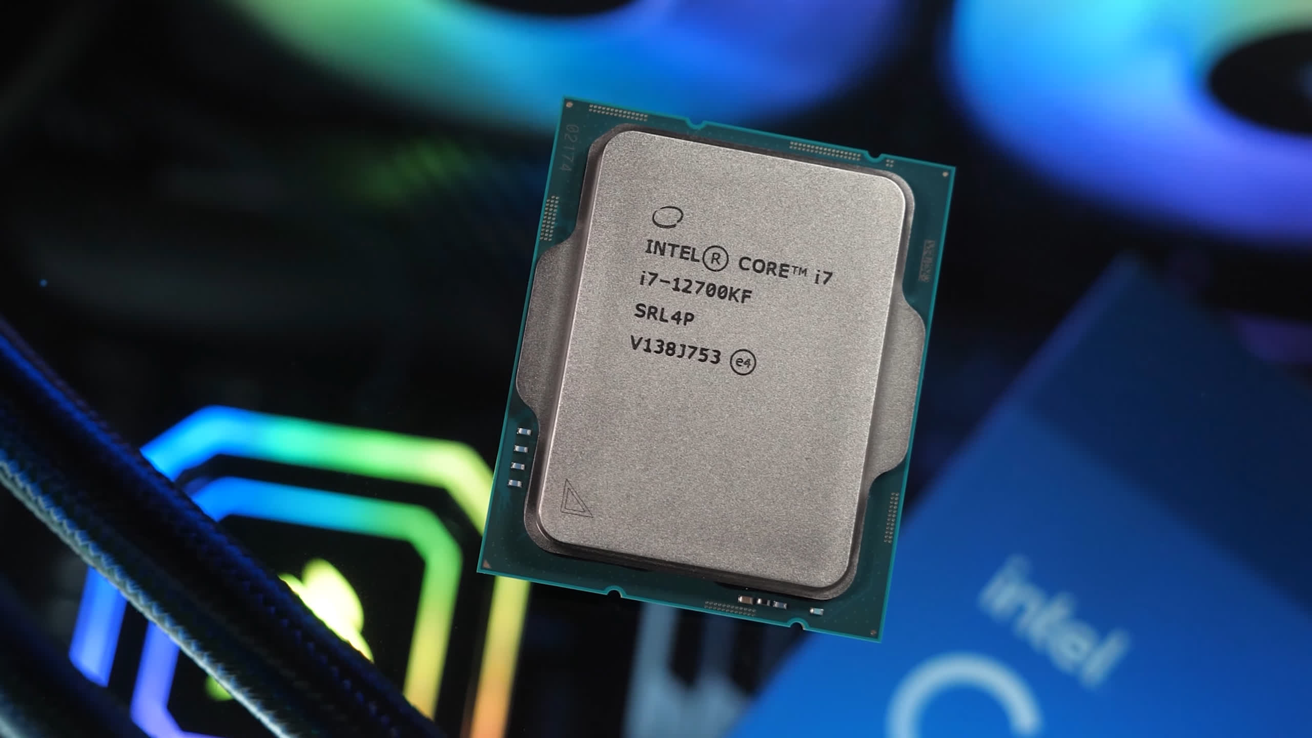 vriendelijke groet weerstand chaos Ryzen 7 5800X3D vs. Core i7-12700KF: Best CPU For Gamers | TechSpot