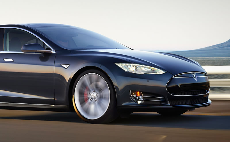 Tesla unveils AWD Model S with dual motors, new driver assist features