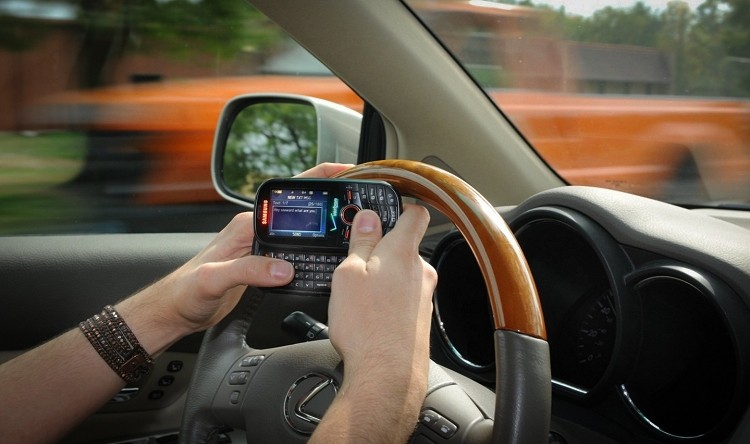 Knowingly texting a driver that has an accident could make you liable, court says