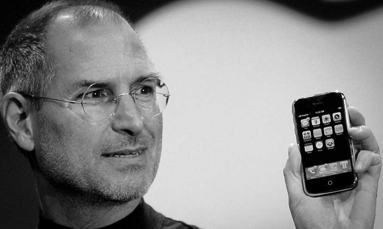 Former Apple engineer reveals secrets behind Jobs' first iPhone presentation