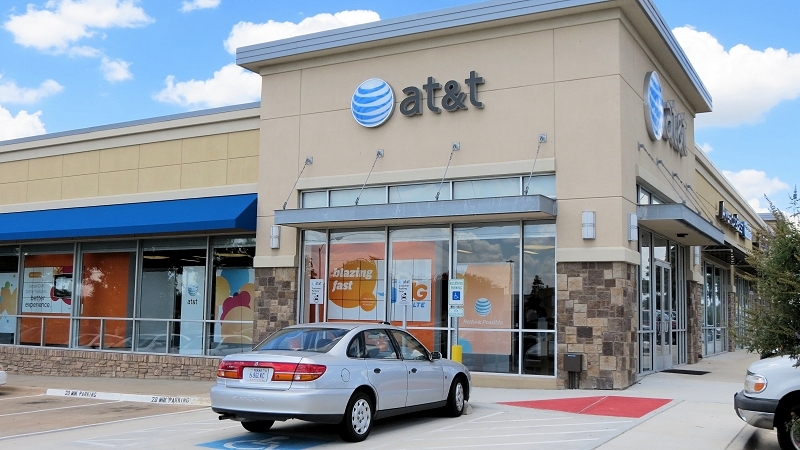 AT&T adds 'Next 24' tier to upgrade program, spreads payments out over 30 months