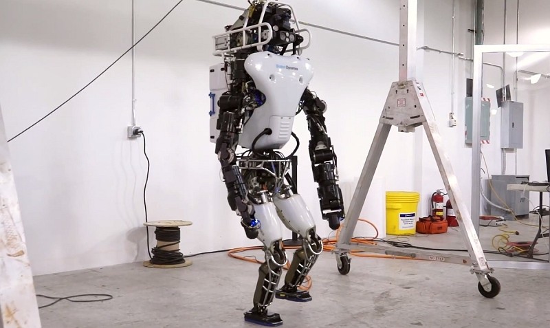 Boston Dynamics redesigns DARPA's humanoid robot with a built-in battery pack
