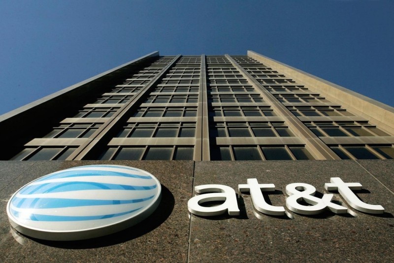 AT&T is about to get hit with a $100 million fine for throttling its customers