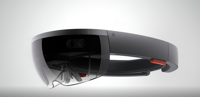 Microsoft admits HoloLens will be flawed at launch