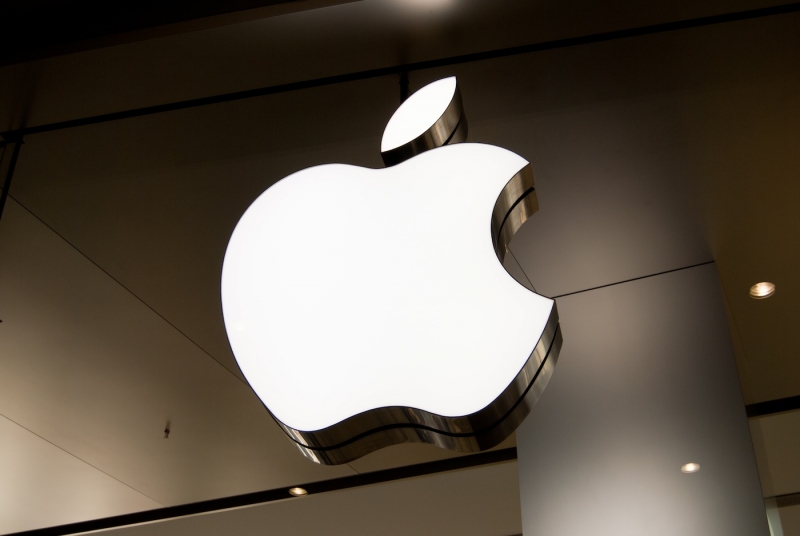 Apple records whopping quarterly profit of $18.4 billion