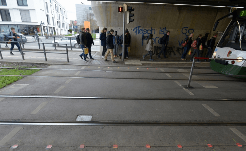 German city introduces sidewalk traffic lights for those pedestrians addicted to their smartphones
