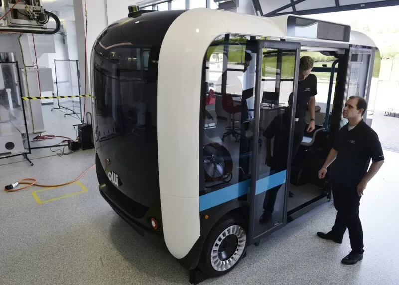 Weekend tech reading: 3D-printed, self-driving minibus unveiled; the future of Netflix