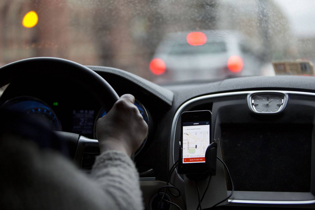 Uber will soon begin tracking driving behavior via smartphone sensors