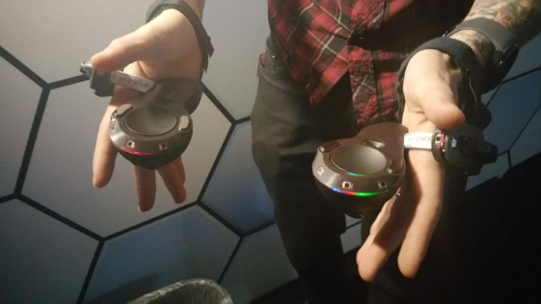 Valve demos VR controller prototypes at developer event