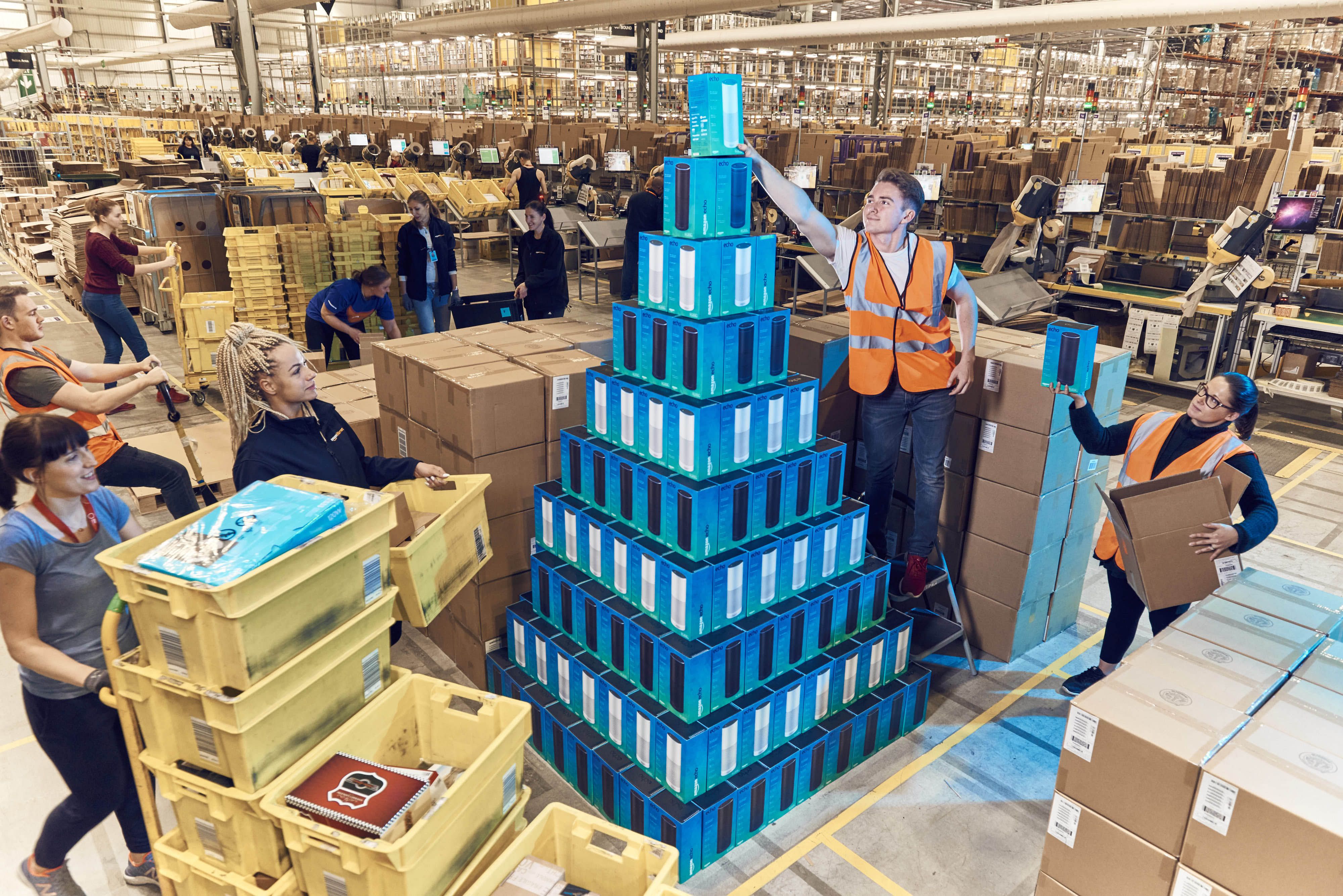 Amazon shipped more than a billion items this holiday season