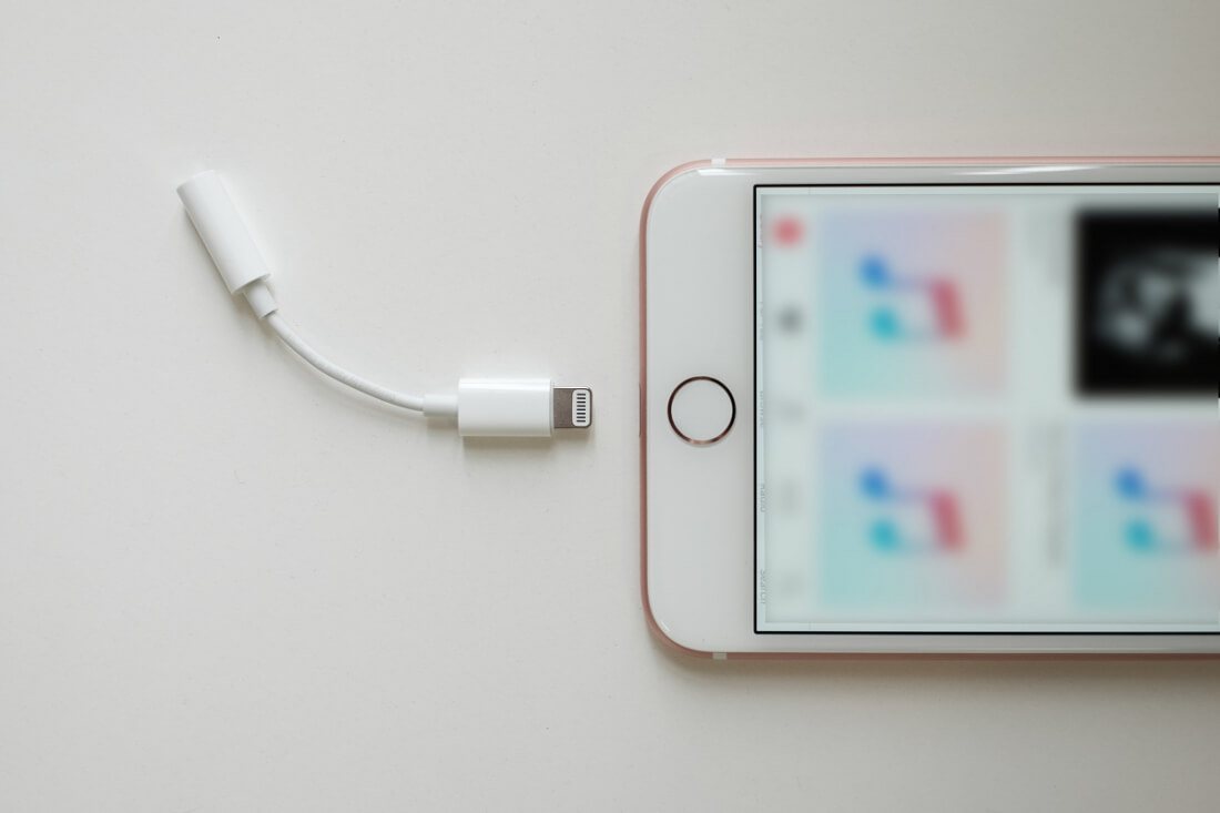 2018 iPhones may not include the Lightning headphone adapter