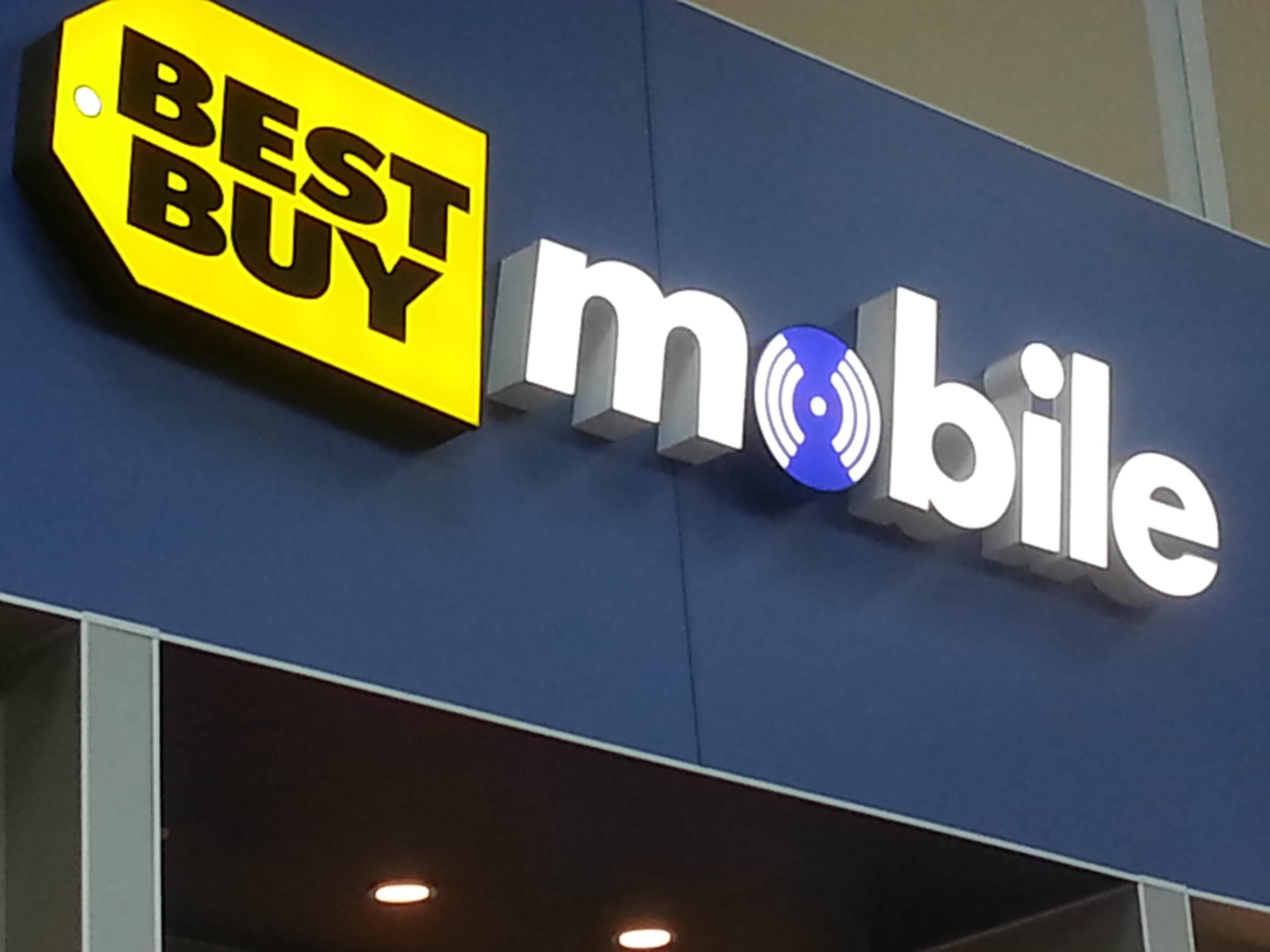Best Buy is shutting down 250 mobile outlets