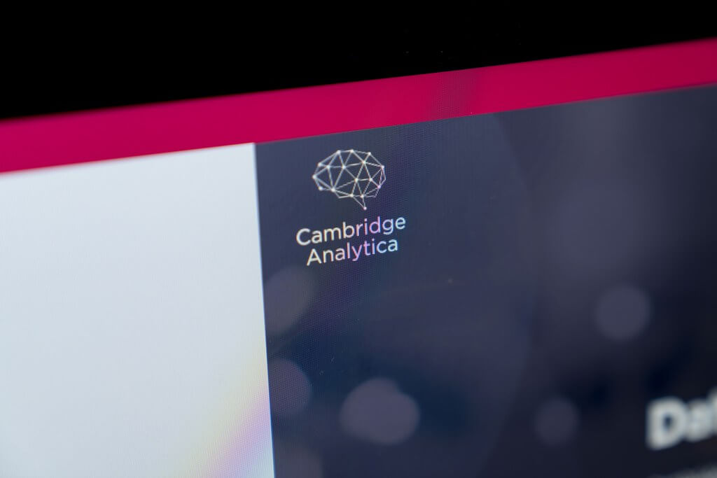 UK watchdog orders Cambridge Analytica to hand over data on US citizen