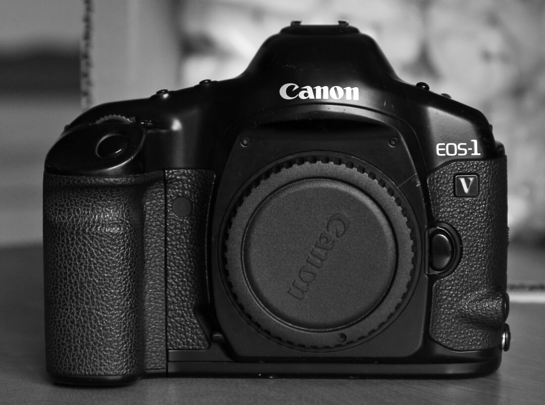 Canon sells its final film camera