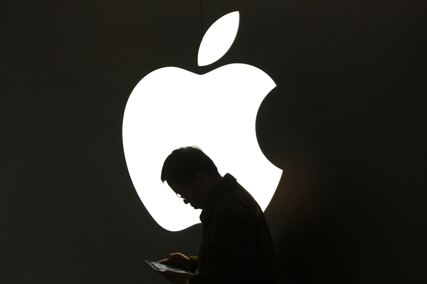 Man pleads guilty to hacking Apple accounts of famous musicians and athletes