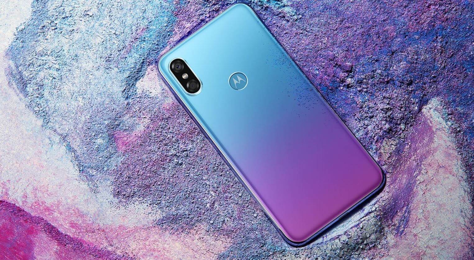 Motorola's P30 looks like an iPhone X with a hint of Huawei's P20