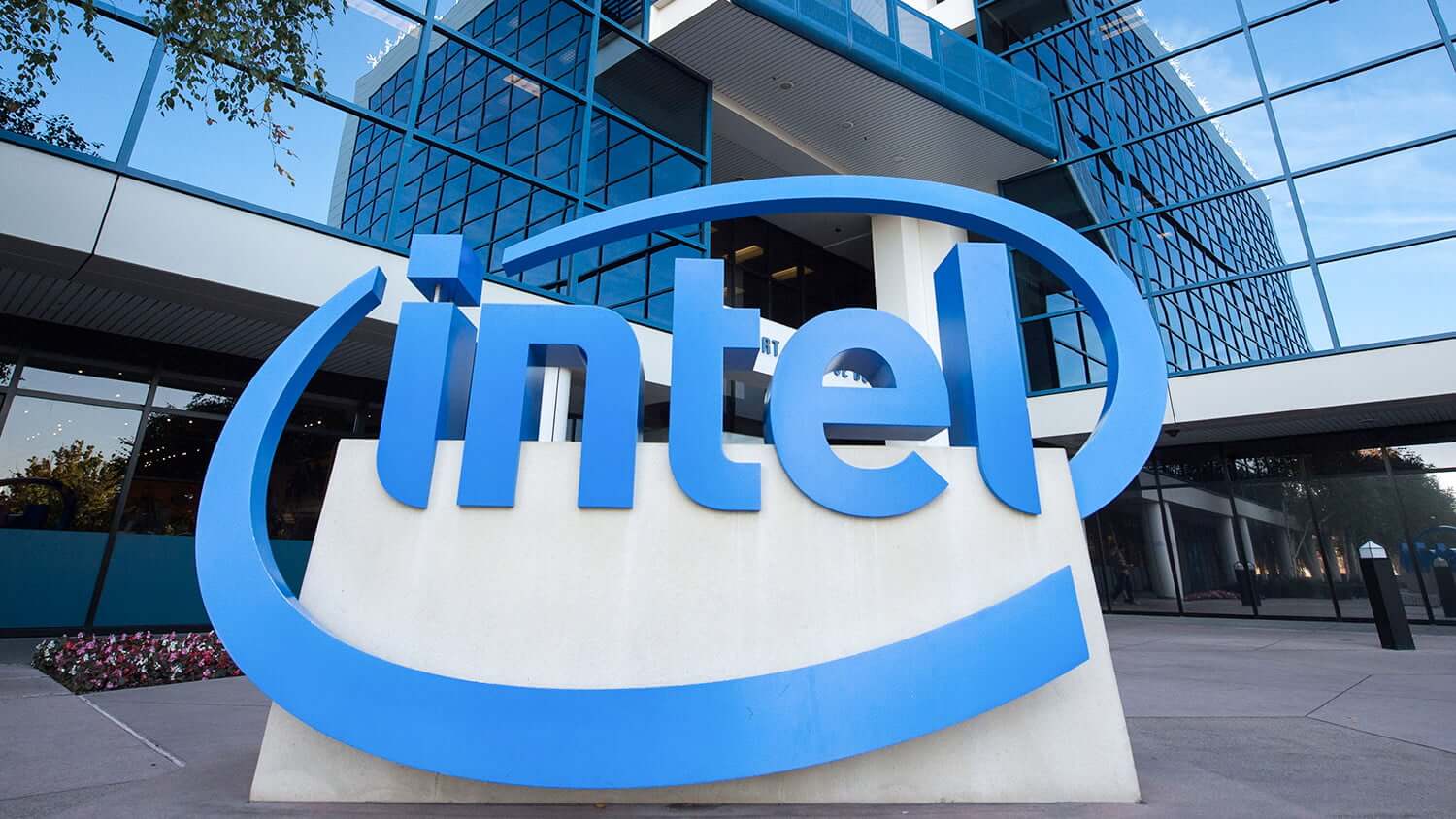 Intel to retake 'world's largest chipmaker' title back from Samsung as memory market declines