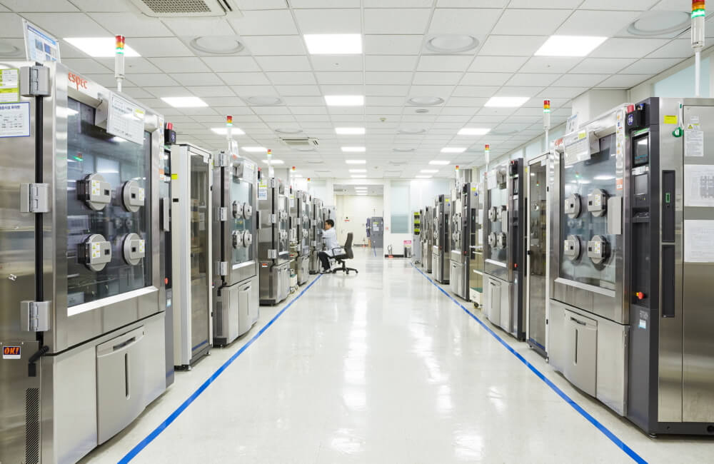 A look inside Samsung's lab for testing Galaxy smartphones and wearables