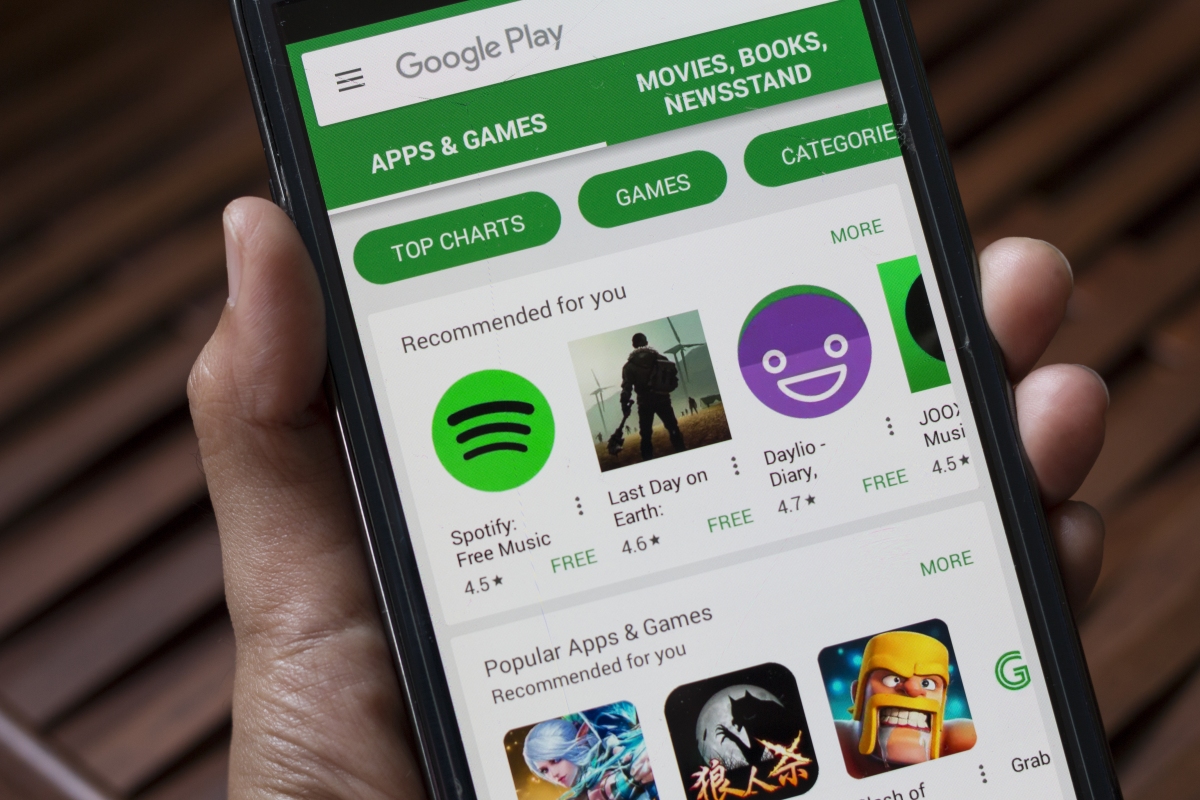 Google provides timeline for Play Store's 64-bit transition