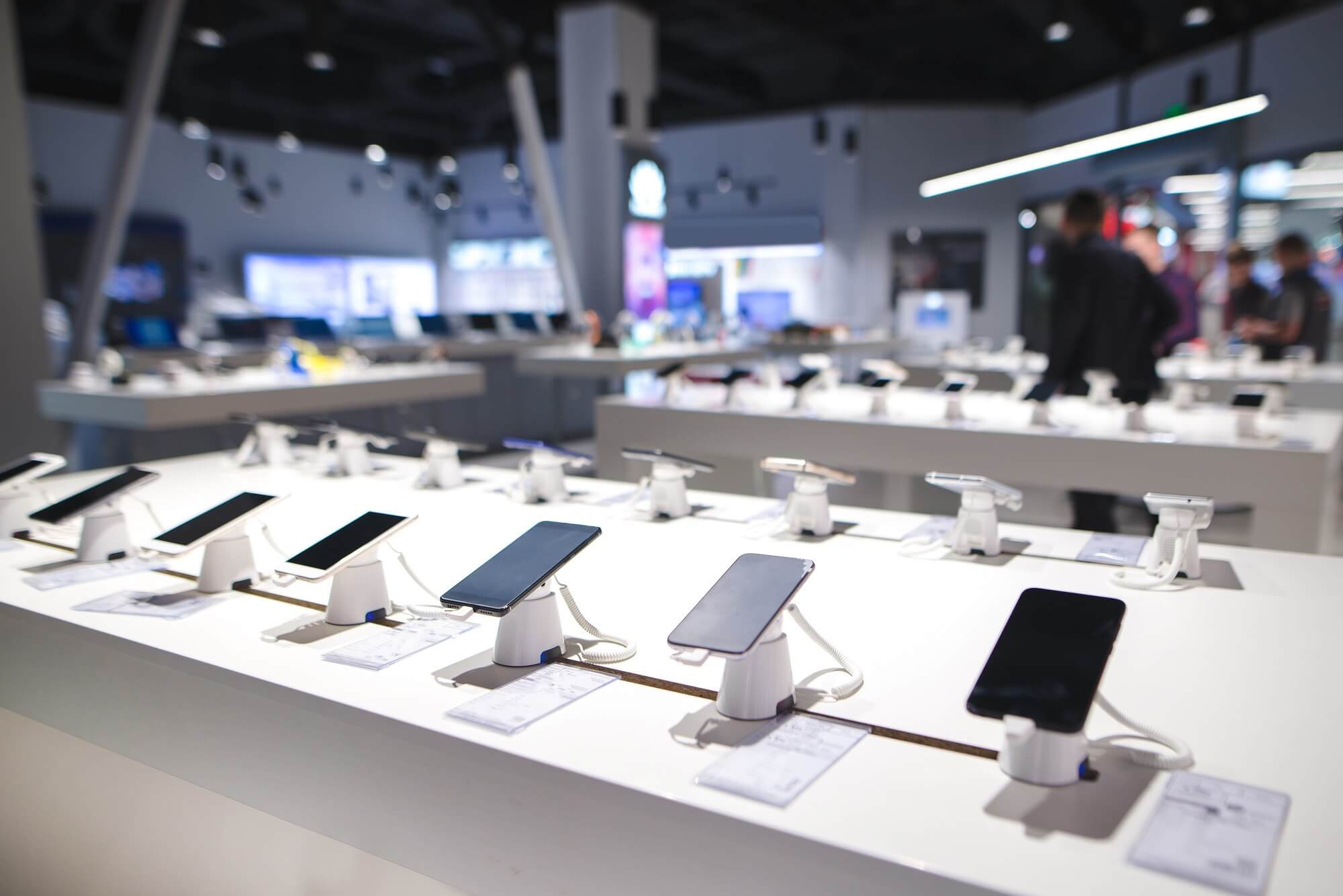 Smartphone sales predicted to fall 3% this year