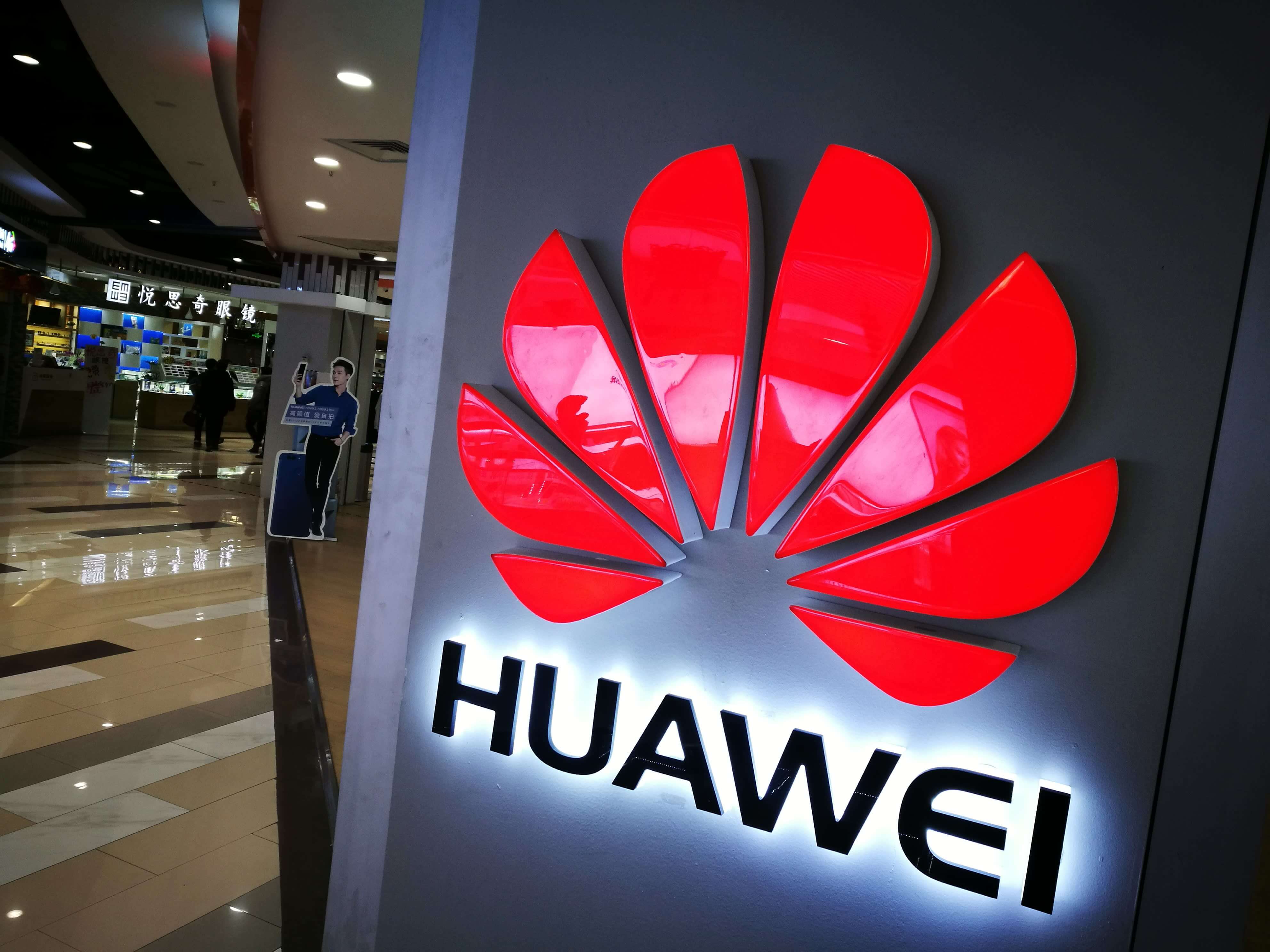 US will allow some companies to deal with Huawei very shortly