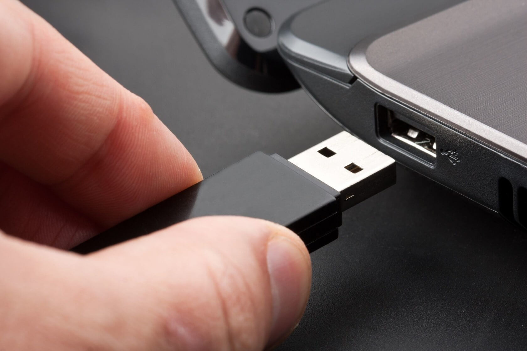 Original USB inventor says a reversible connector would have been too expensive to produce