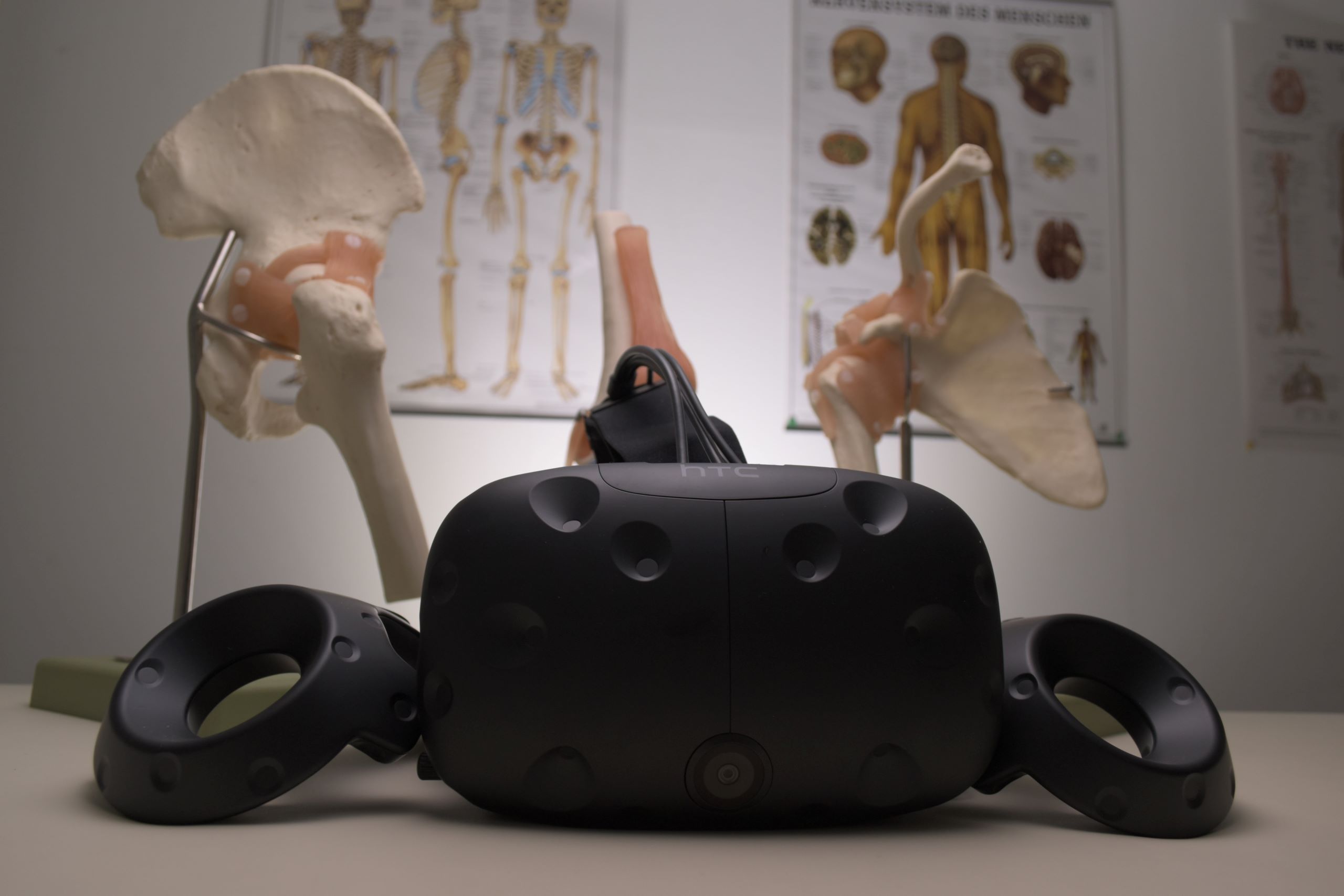 Loan your VR headset to your surgeon, you'll reap the benefits