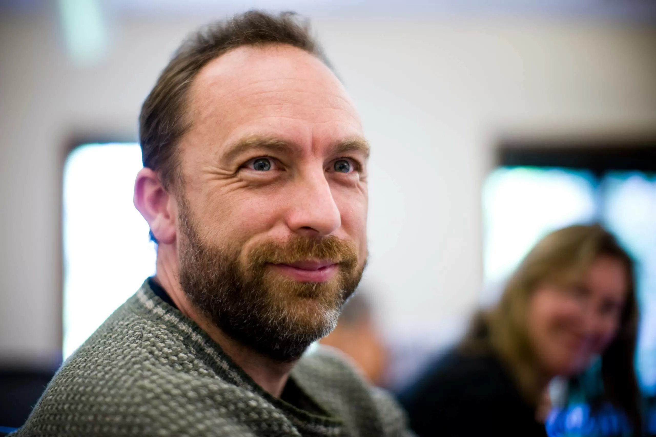 Wikipedia's Jimmy Wales has launched an alternative to Facebook and Twitter