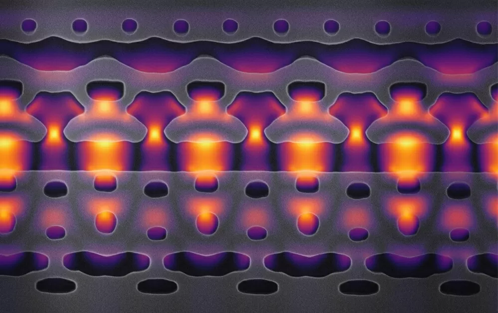 Stanford researchers create miniaturized particle accelerator using infrared light