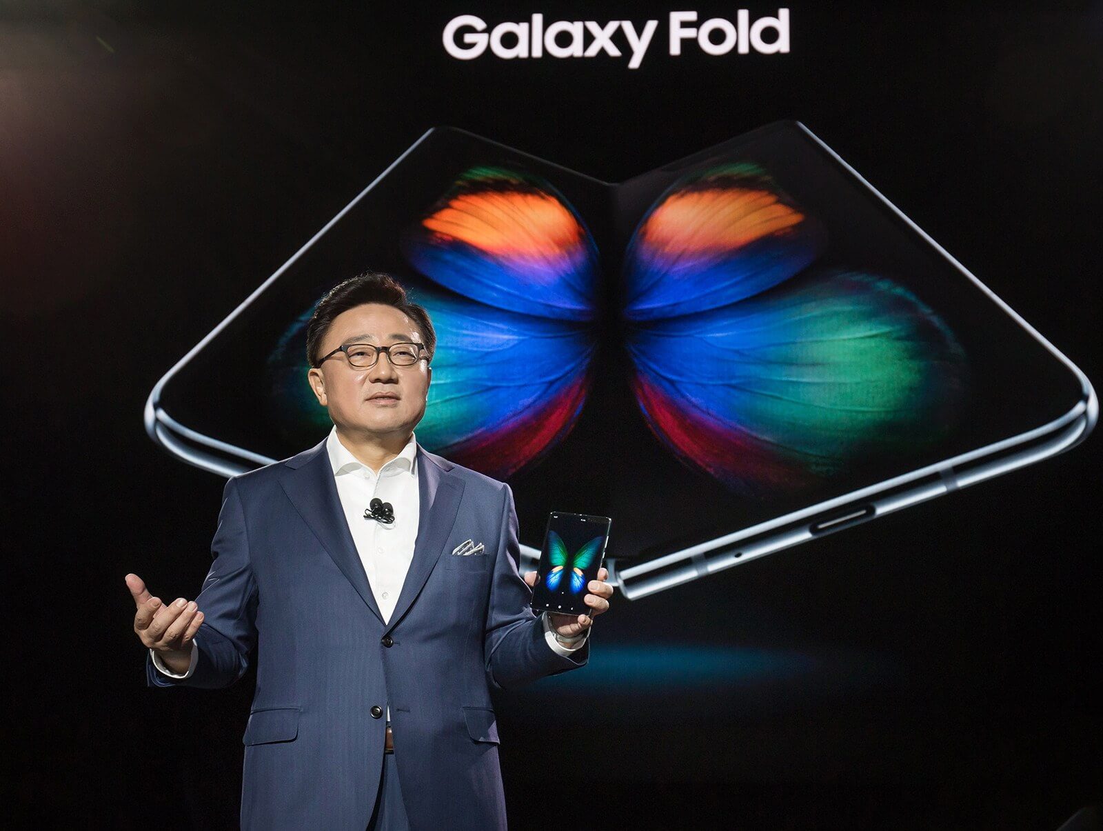 Samsung CEO does not seem to know how many Galaxy Folds have sold