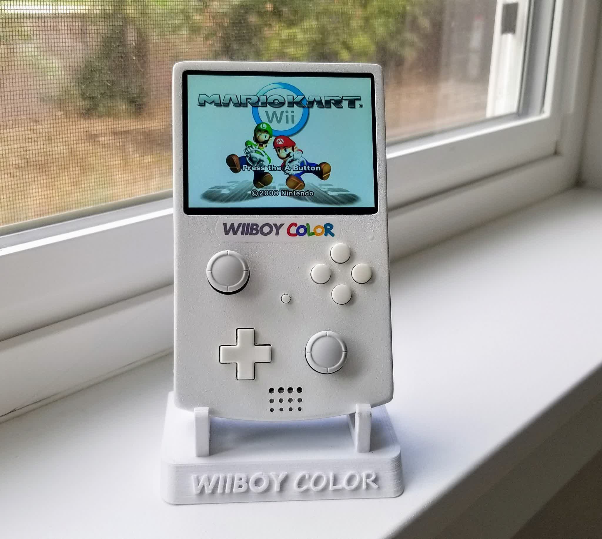 Modder crams Nintendo Wii into a handheld Game Boy Color