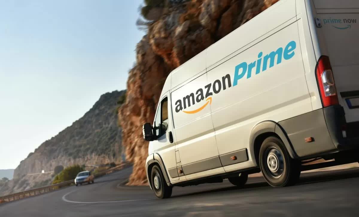 U.S. Postal Service made $1.6 billion profit on Amazon deliveries last year