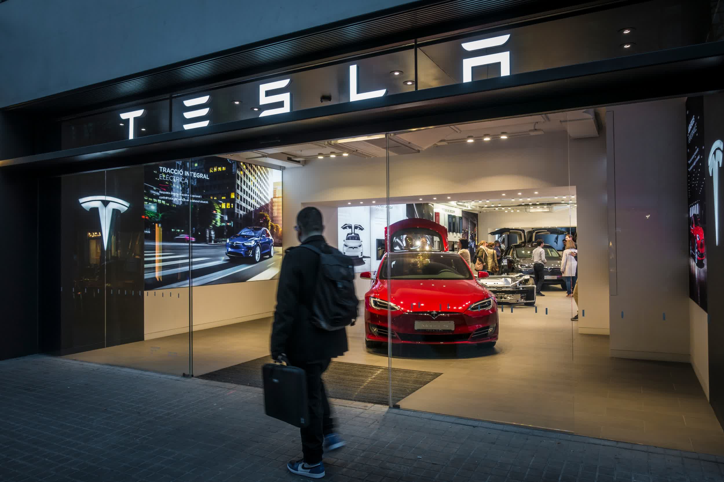 Tesla delivered nearly 140,000 vehicles to customers in the third quarter