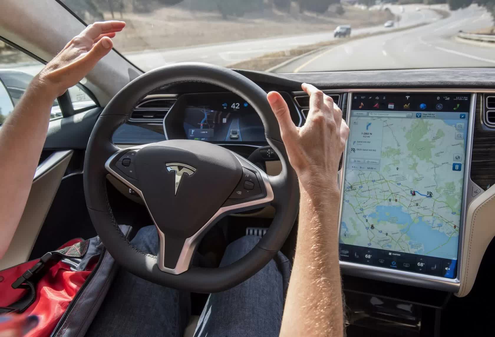 Tesla recalls 135,000 vehicles over touchscreen display crash risk