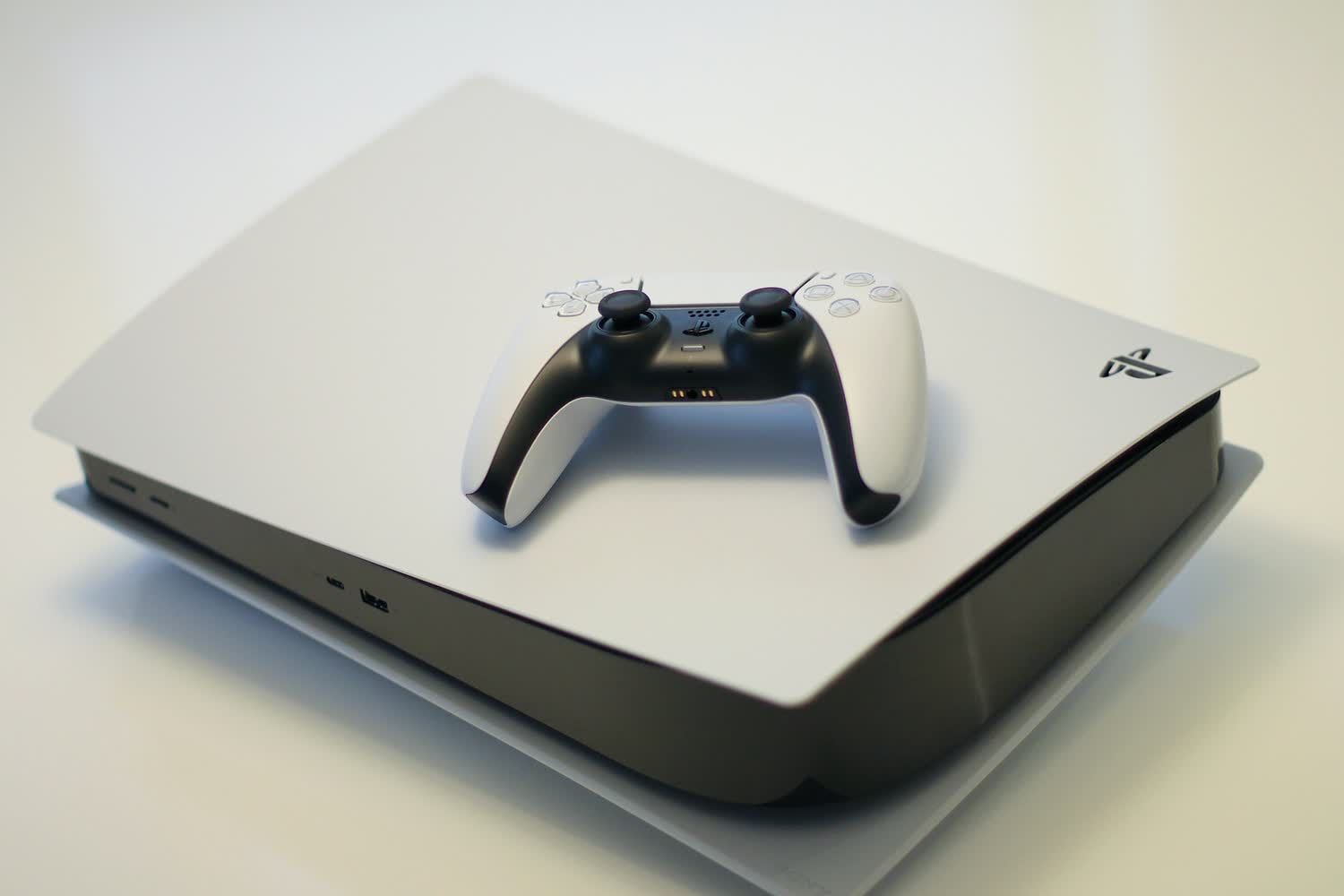 Sony's standard PS5 has become profitable, but the Digital Edition is still being sold at a loss
