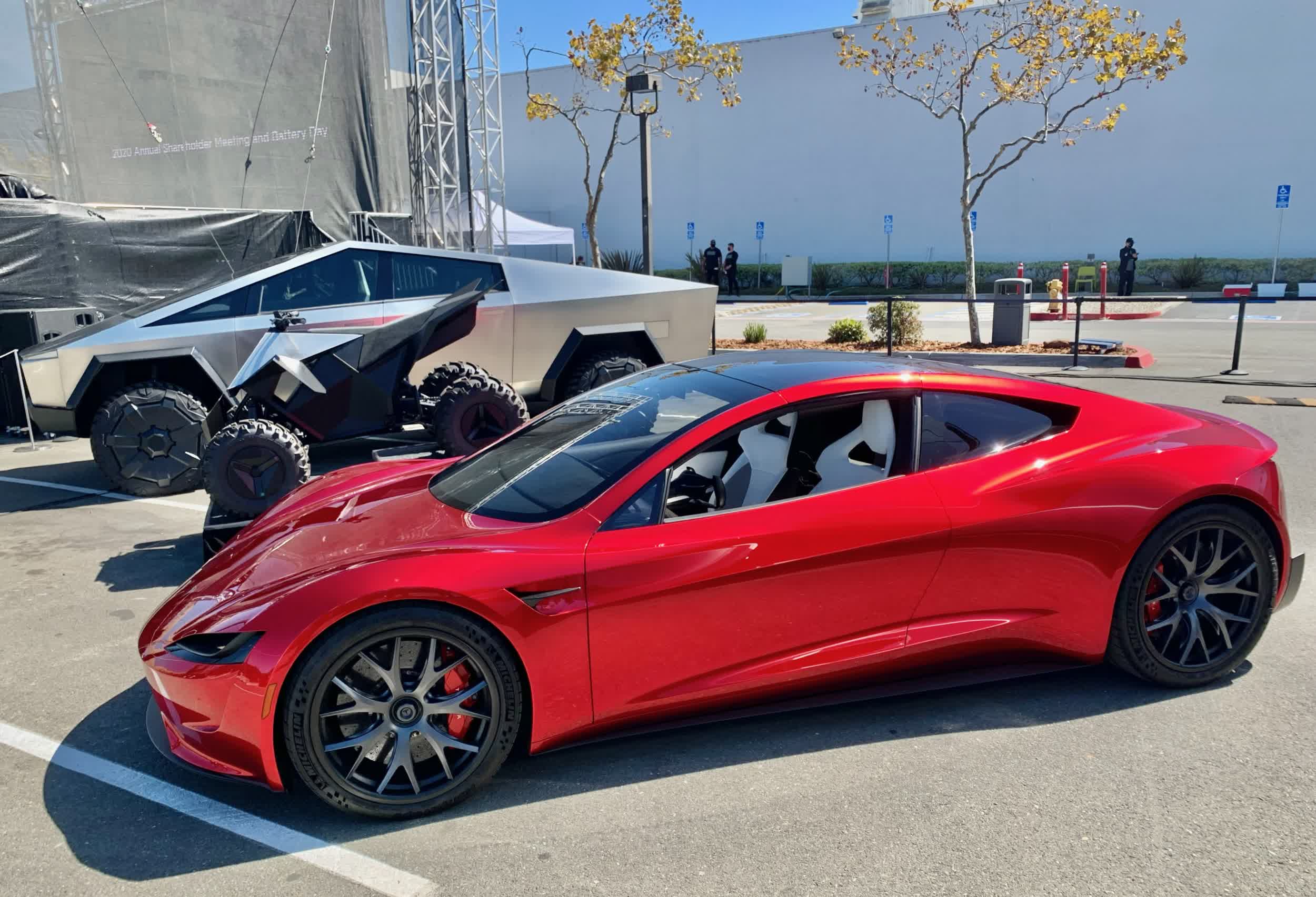 Elon Musk says second-gen Tesla Roadster might not ship until 2023