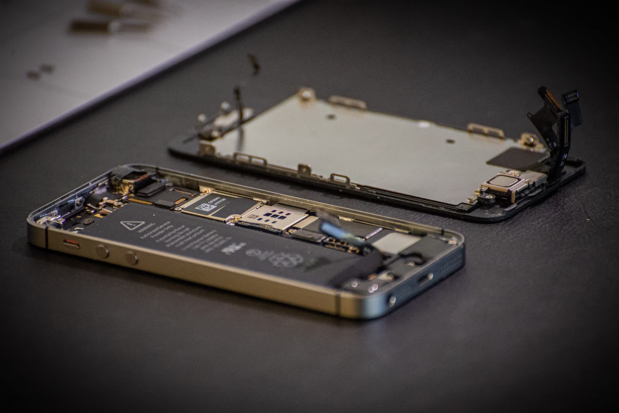 Apple will begin allowing DIY iPhone repairs in 2022