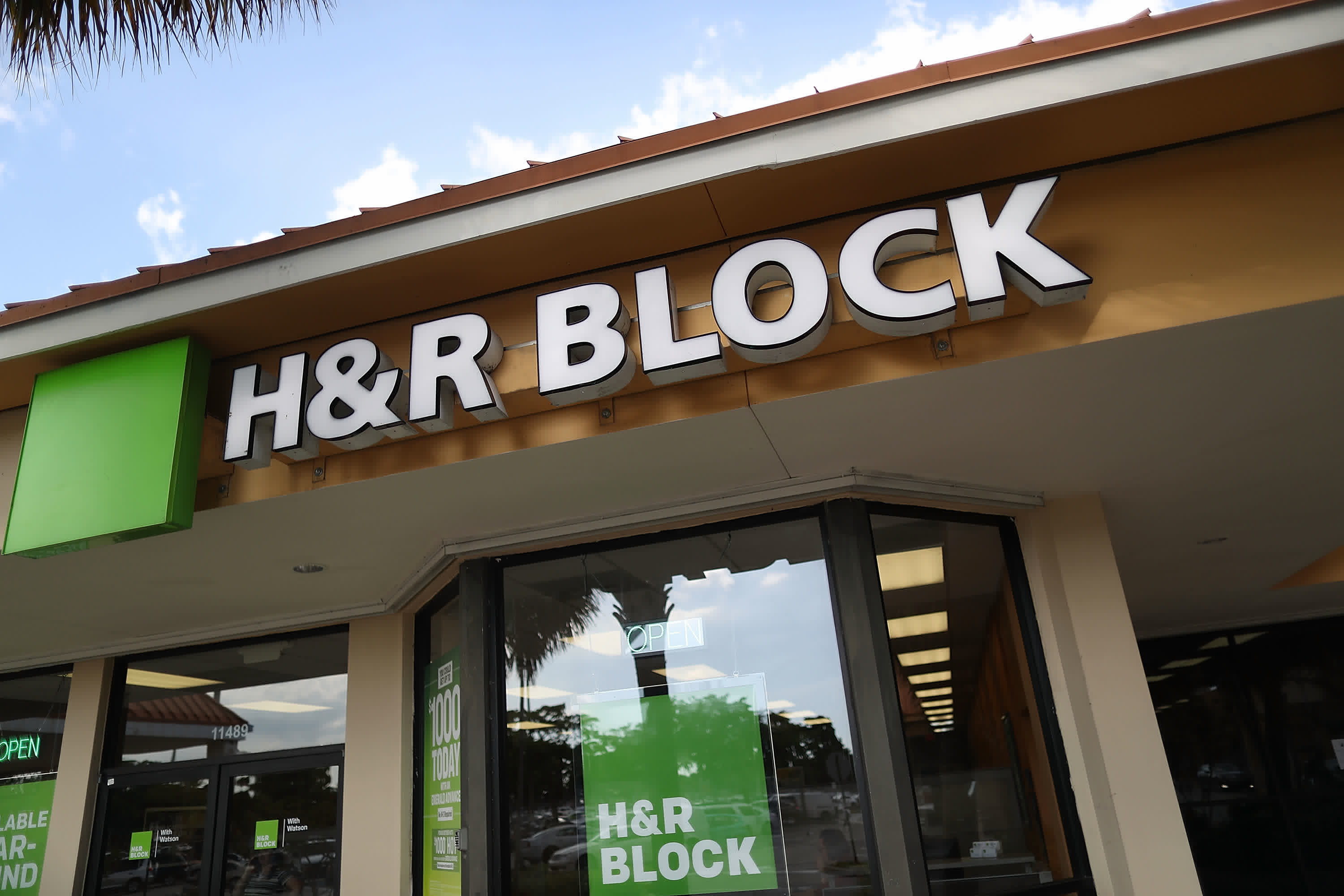 Tax prep firm H&R Block sues Jack Dorsey's Block for trademark infringement