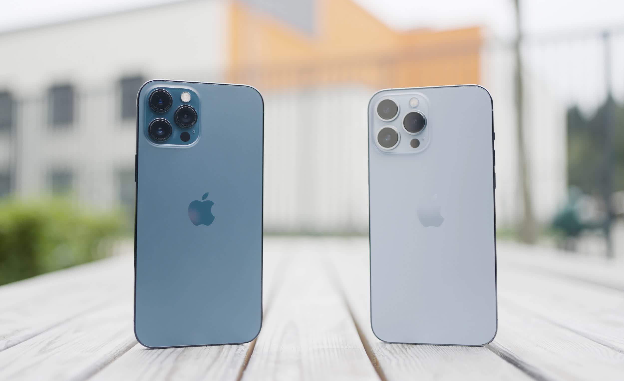 Apple was responsible for 22 percent of global smartphone shipments in Q4 2021