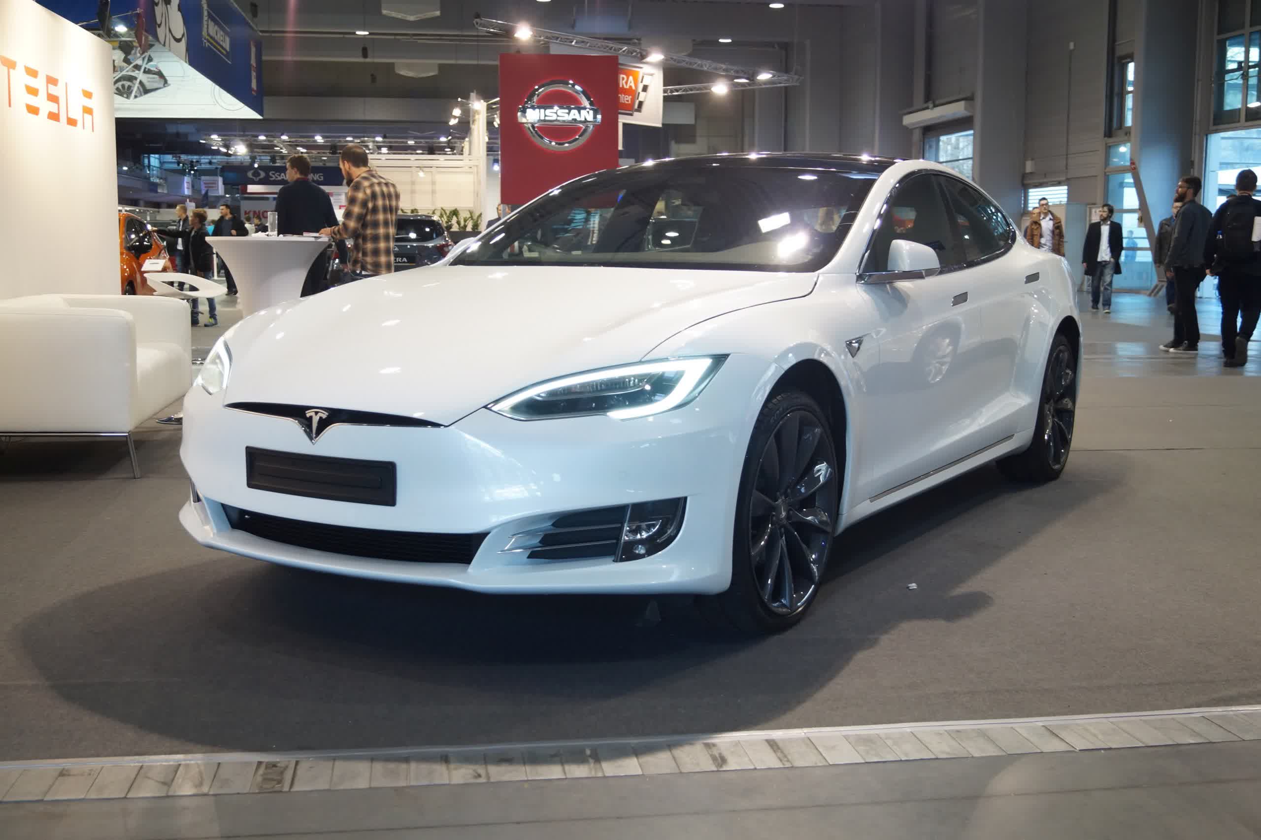 Tesla recalls another 817,000 cars over a seatbelt warning flaw