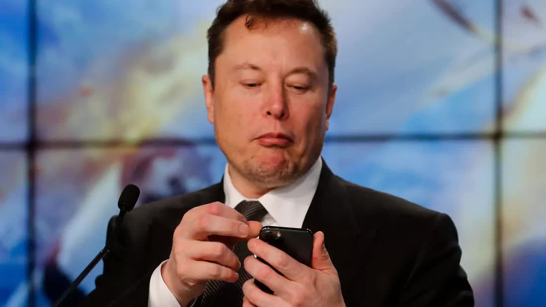 Twitter majority shareholder Elon Musk asks followers if they want an edit button
