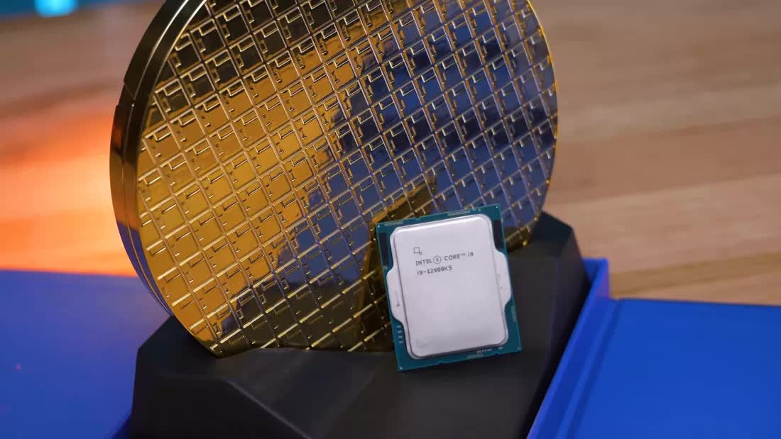 Overclocker takes Intel Core i9-12900KS CPU to 7.45 GHz on liquid nitrogen
