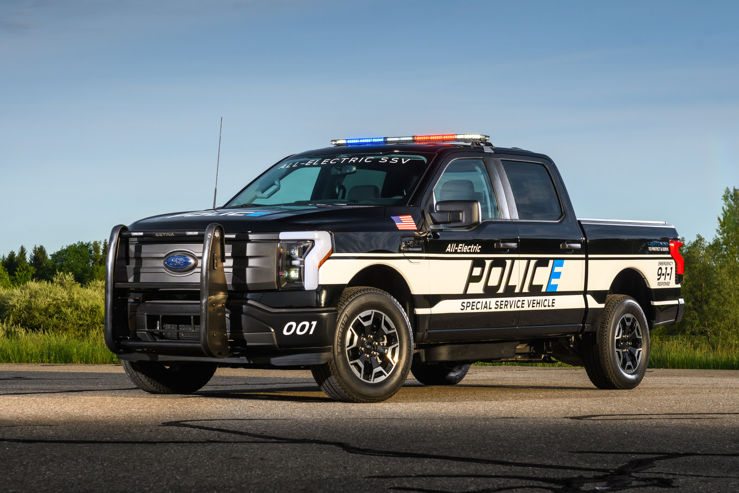 Ford shows off all-electric F-150 Lightning pickup for police use