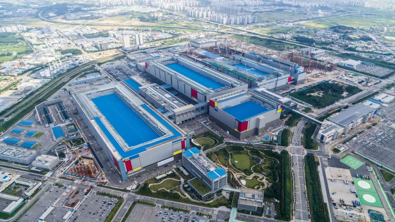 South Korea to build world's largest chip center using $230 billion investment from Samsung