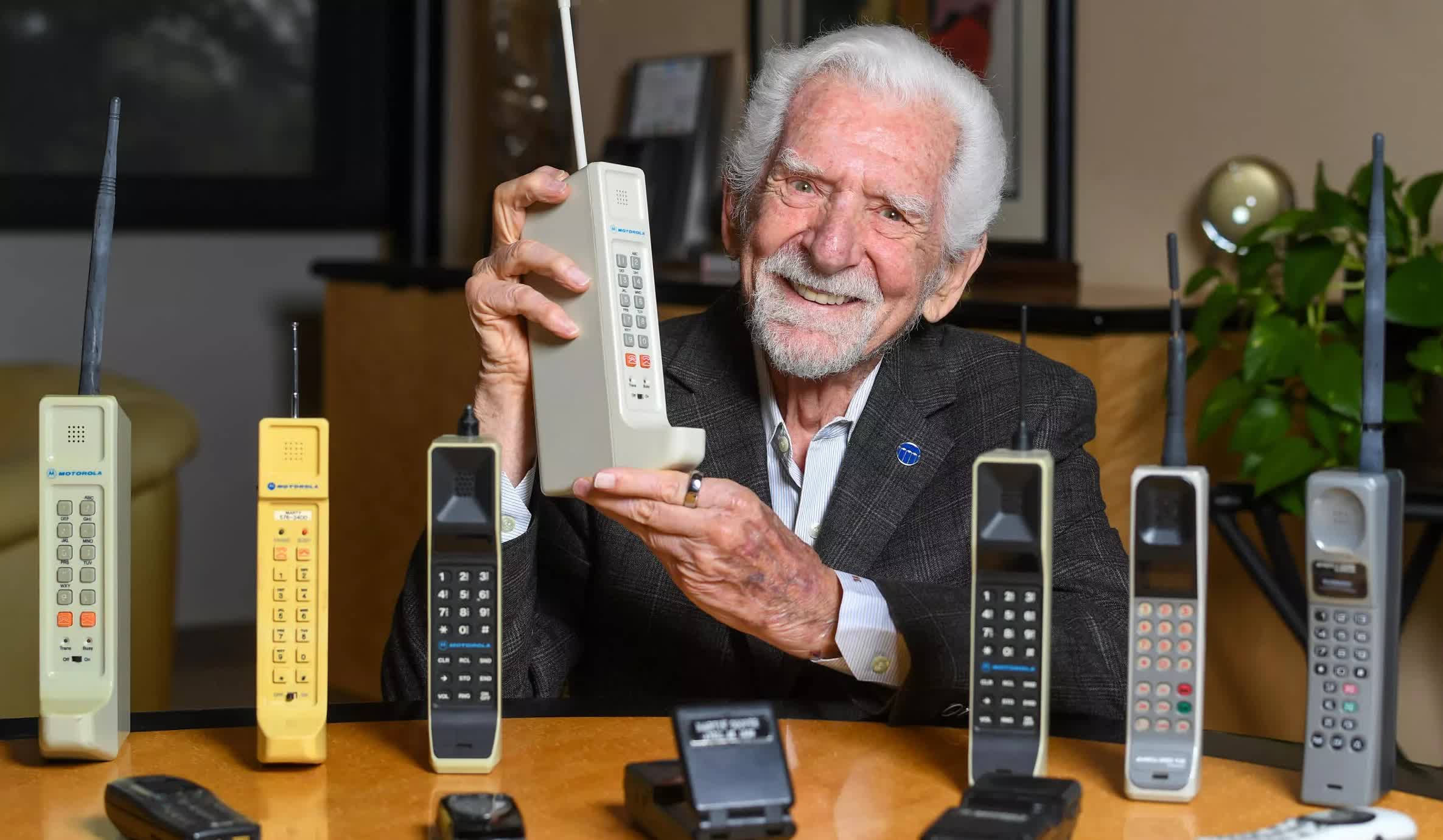 'Father of cell phone' talks mobile addiction, hope for the future - fintech news uk - Technology - Public News Time
