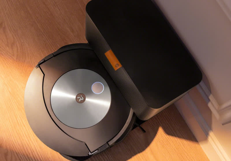 iRobot adds a retractable mop to its flagship Roomba vacuum